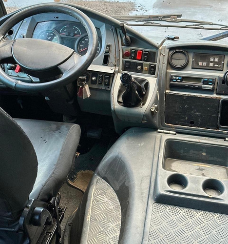 Micro Ônibus V8l 4x4 2015
