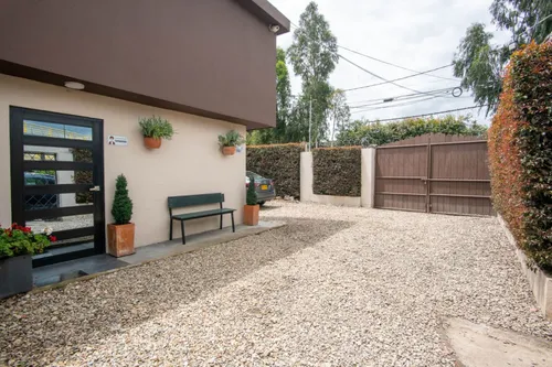 Edificio En Venta En El Tejar. Cod V12493