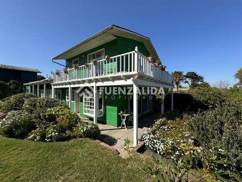 Oportunidad! Casa En Amplio Terreno Con Piscina Sd Central