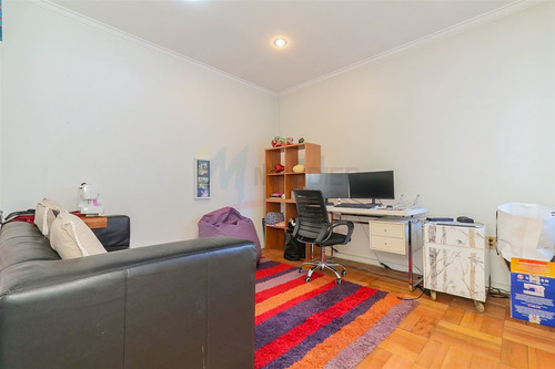 Casa En Venta De 5 Dorm. En Las Condes