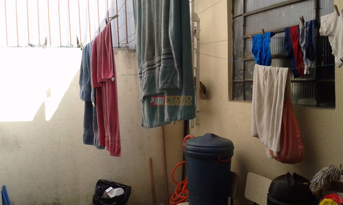 Sobrado No Bairro Vila Palmares Em Santo Andre Com 02 Dormitorios - V-27161