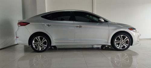 Imagen 7 de 15 de Hyundai Elantra 2017 2.0 Limited Tech Navi At