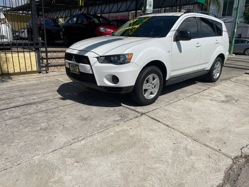 Imagen 1 de 12 de Mitsubishi Outlander