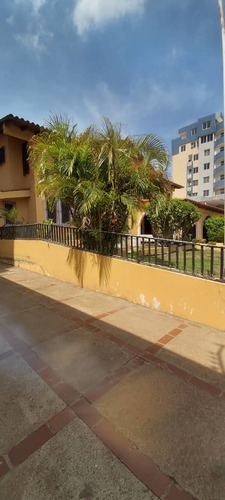 Imagen 3 de 14 de Casa En Venta, Av. Bolivar, Lecheria