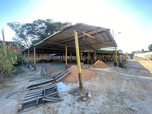 Edificio En Venta En Plana Av. Lizandro Alvarado, Ubicado En Esquina Con 8550 Mts De Terreno Valencia Carabobo Lf24-15311