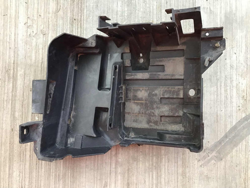 Moldura Soporte De Batería Chevrolet Malibu 3.5 2004-2007