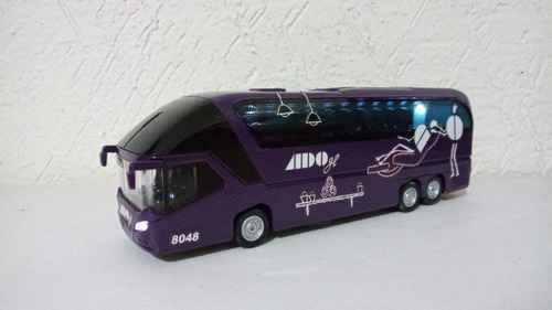 Autobús Neoplan Ado Morado (copas) Escala 1:60