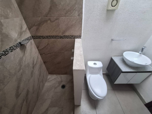 Casa Remodelada En Residencial Las Americas Lll Ecatepec Frente A Plaza Las Américas