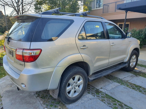 Imagen 4 de 15 de Toyota Sw4 2011 3.0 Srv Cuero I 171cv 4x4