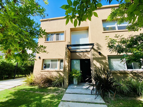 Imagen 2 de 23 de Imperdible Casa En Venta Barrio La Comarca, 3 Habitaciones Con Piscina!!!