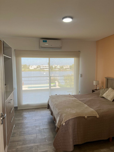 Casa En Alquiler En Barrio Santa Rita Fondo A La Laguna