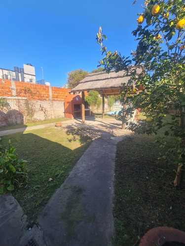 Apta Crédito!!! Excelente Oportunidad A La Venta, Se Trata De Una Propiedad Ubicada En La Calle Hipólito Yrigoyen 1200.