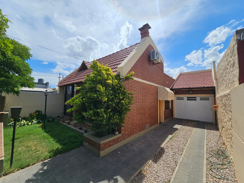 Venta Casa 2 Dormitorios Villa Floresta Con Cochera
