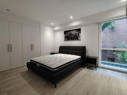 Modernidad En Campo Alegre: Amplio Apartamento En Arriendo, Disfruta De La Estancia Al Instante. Goza Del Estilo Y La Comodidad Desde El Primer Momento.
