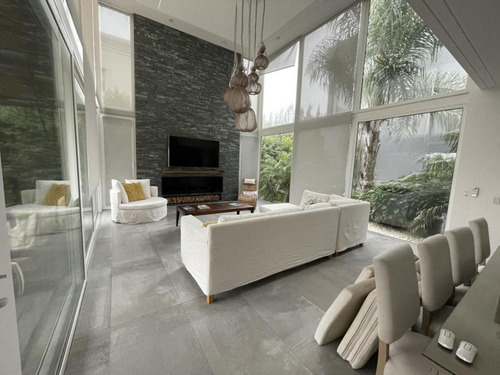 Casa En El Yacht