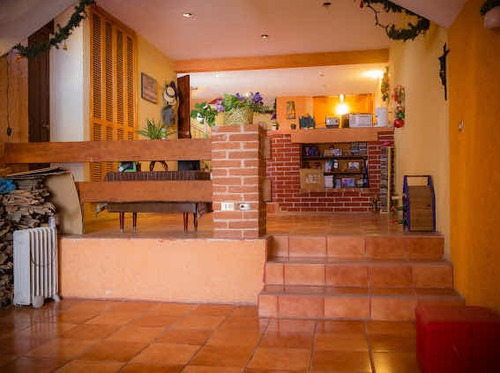 Casa Con 2 Recamaras, 2.5 Baños, Cocina Grande Con Desayunad