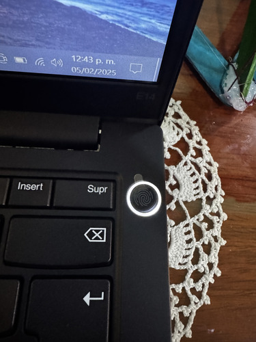 Computadora Lenovo Thinkpad E14 Gen4 16 Ram 256gb Disco Negro (Usado)