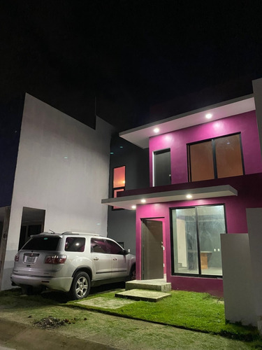Imagen 17 de 17 de Casa 2 Plantas 2 Recamaras En Zona Residencial Fracc Toscana A 5min De Plazas Universidades, A 15 Min Del Aeropuerto Y A 30 Min De La Playa, Acceso Controlado 24hrs Zona Sur De Tapachula, Chiapas