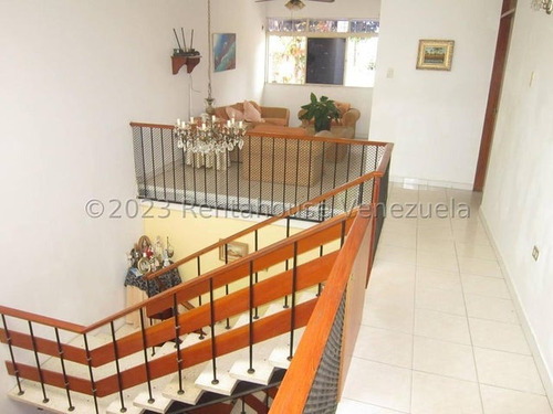 Imagen 9 de 24 de Casa En Venta El Cafetal Caracas. En Calle Cerrada Con Vigilancia