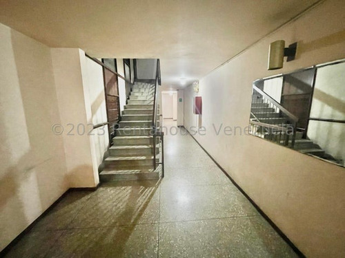 Edificio / Hotel Comercial ( 9 Pisos / A Remodelar ) Venta La Candelaria Mls - 24-12325