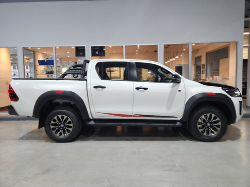 Imagen 4 de 23 de Toyota Hilux 4x4 Dc Gr-s Iii 2.8 Tdi At
