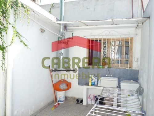P. H. 2 Ambientes En P. B. Con Patio. Reciclado A Nuevo.