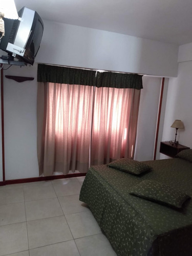 Imagen 10 de 12 de Departamento Alquiler Villa Gesell Frente Al Mar Para 4 Y 6