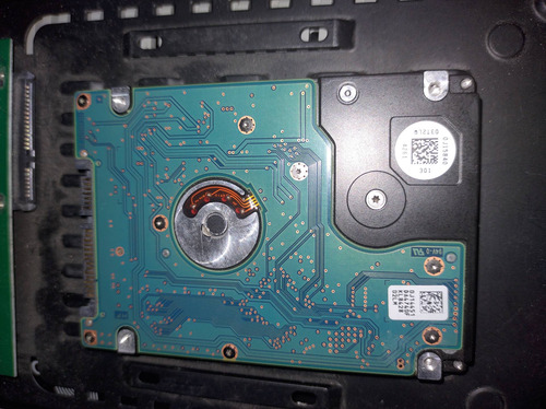 Imagen 2 de 6 de Disco Duro Hgst De 1 Tb Con 76% De Vida Checado