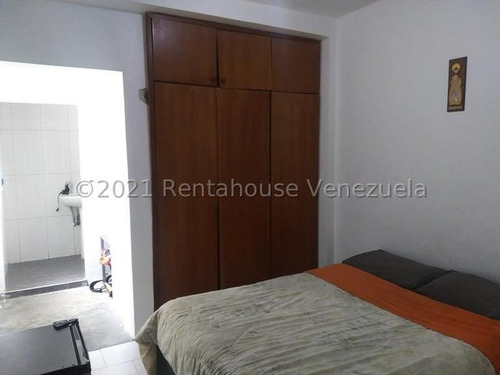 Juan Carlos González. Renta House Carabobo Vende Hermoso Townhouse Urb. Manantial Naguanagua Mls #23-30388 Rah/jcg.