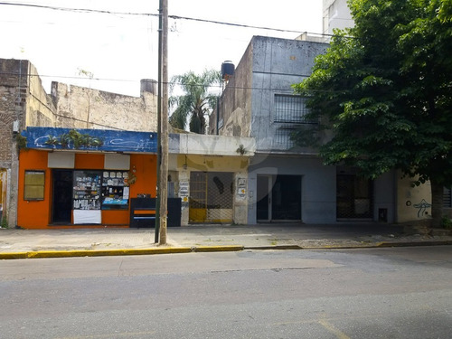Imagen 2 de 12 de Excelente Oportunidad Venta De Tres Locales Con Casa 3 Dormitorios, Estrategica Ubicacion Frente A La Terminal De Omnibus De La Plata Ubicacion