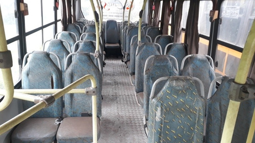 Imagem 3 de 8 de Neobus Thunder +