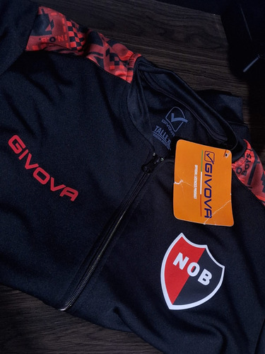 Campera De Newells Talle M (Usado)