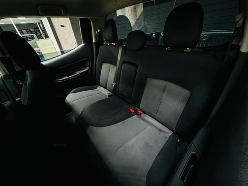 Mitsubishi L200 2.4 Cabina Doble 4x2 Mt