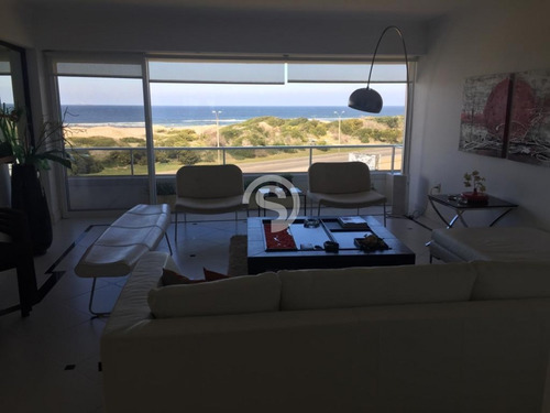 Penthouse En Playa Brava En Alquiler- Ref: 3262
