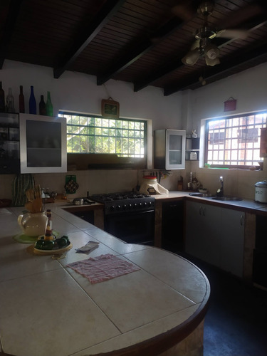 Amplia Propiedad Con Casa Principal Y Anexo En Clima De Montaña, En Los Guayabitos. (a.c)