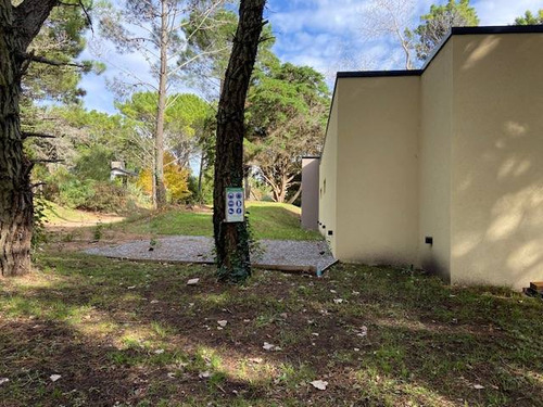 Casa En Venta En Carilo
