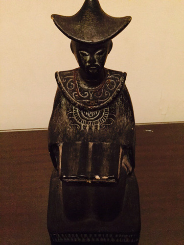 Estatuilla De Chinito Sentado