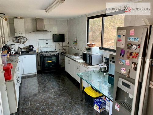 Casa En Venta De 8 Dorm. En Quilpué