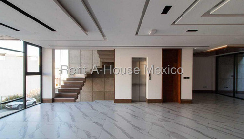 Casa En Venta En Calle Fresno, Bosque Esmeralda Ru 25-2424.
