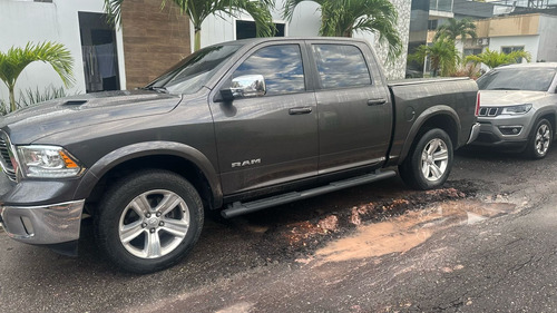 RAM Ram Classic 5.7 Laramie Cab. Dupla 4X4 Aut. 4P