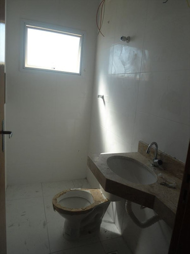 Imagem 10 de 14 de Sobrado Com 2 Suítes Para Financiar Em Itanhaém.