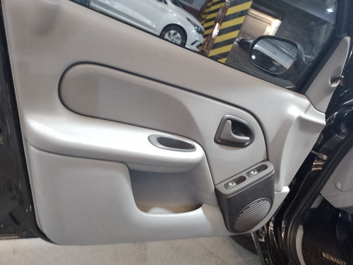 Imagen 10 de 16 de Renault Clio 2008 1.6 Sl Sportway Pack Plus