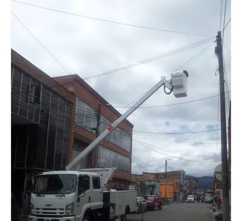 Grua Tipo Canasta Aislada