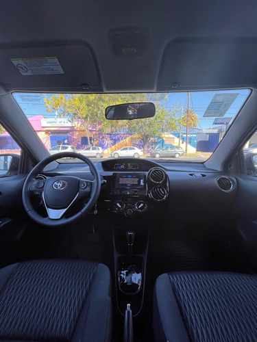 Imagen 5 de 11 de Toyota Etios 1.5 Xls At 5p