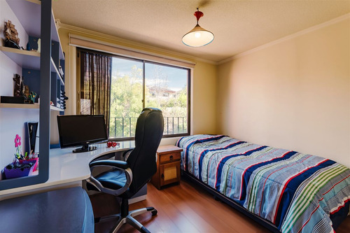 Casa En Venta De 4 Dorm. Pie Andino. Lo Barnechea