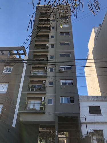 Imagen 2 de 3 de En Venta Cocheras En Edificio De Unidades Funcionales En Lanus Oeste (210)