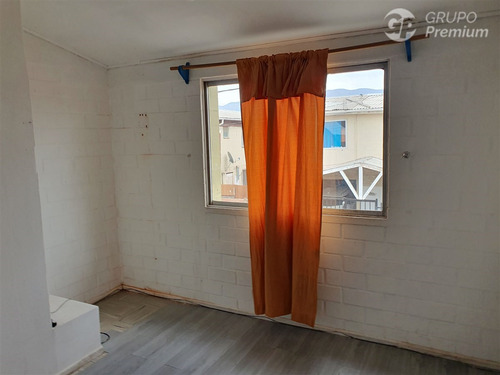 Casa En Venta De 2 Dorm 1b En Pudahuel