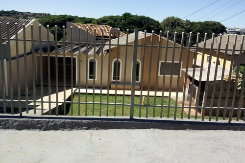 Casa Toda Reformada, Com Um Lindo Gramado, Pronta Para Sua Família