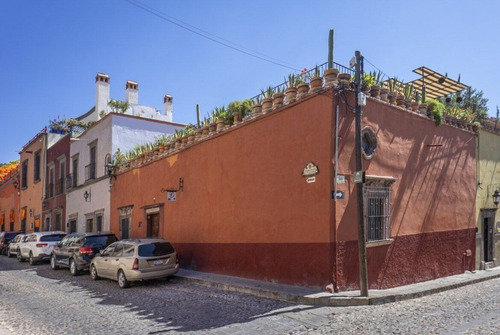 Vive A Pasos De La Parroquia En Una Joya Colonial-centro, San Miguel De Allende