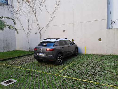 Imagen 2 de 3 de Venta Cochera Fija Descubierta En San Telmo. Defensa. Av. Garay. Parque Lezama
